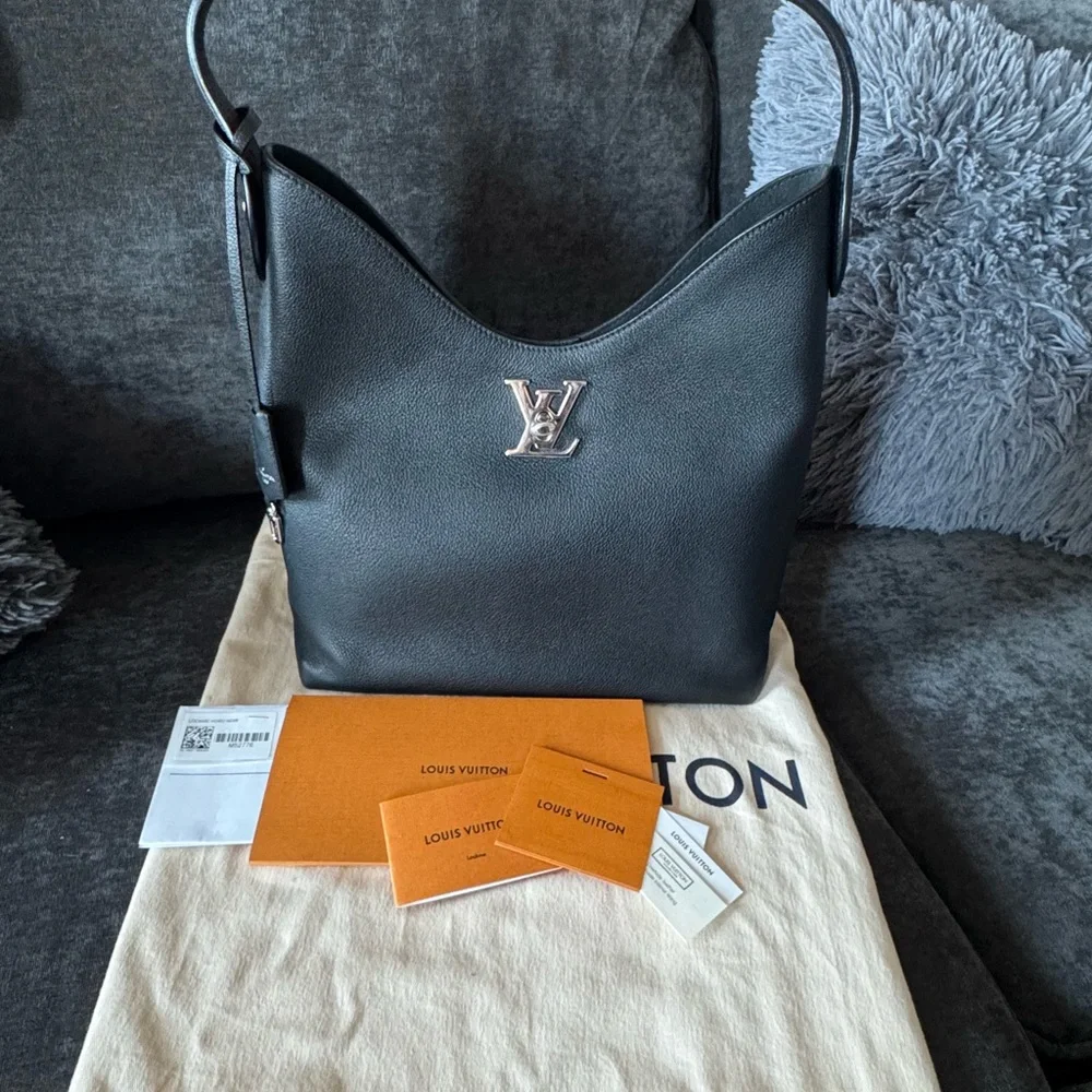 Louis Vuitton Noir Lockme Leather Shoulder Hobo with Silver LV Emblem - Picture 3 of 16